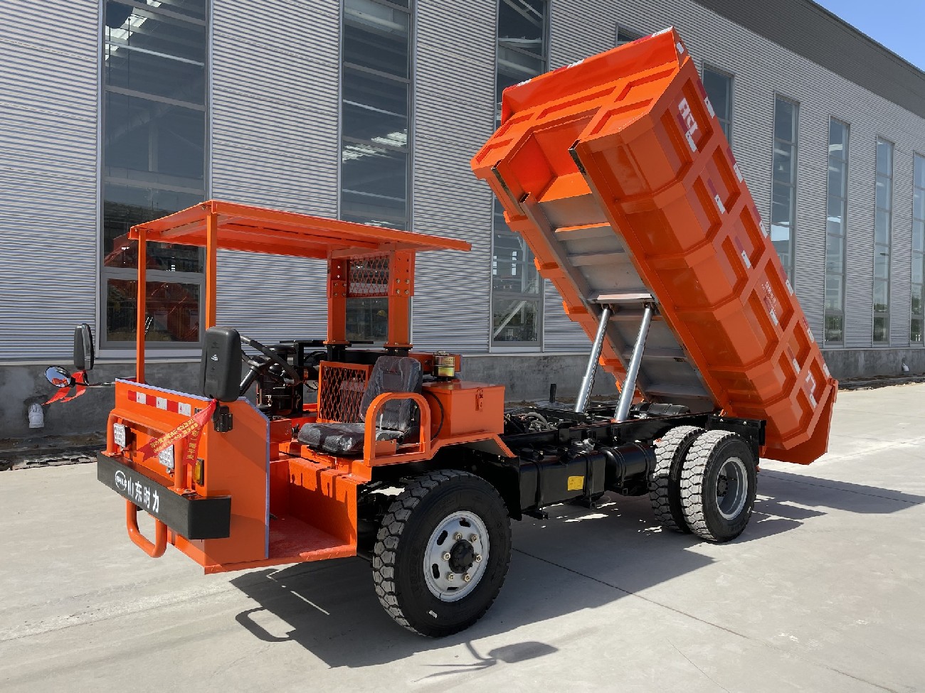 保持四不像车各部位的清洁工作要做到哪些？