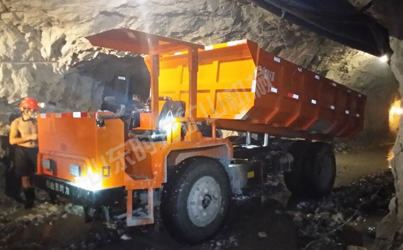 山西矿山井下运矿车现场使用案例