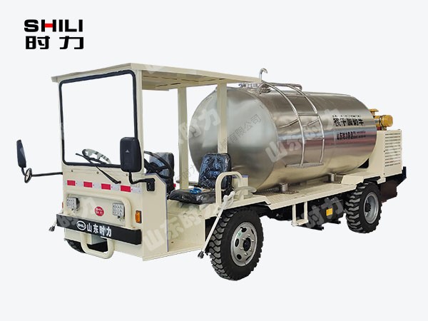 3方柴油四轮犊牛加奶车