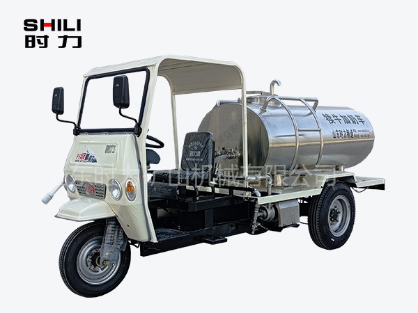 1方电动三轮犊牛喂奶车